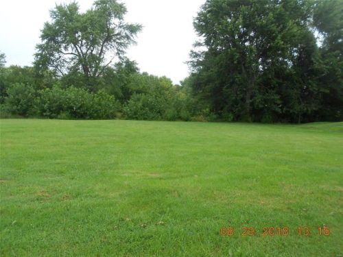 1003 Cherry St, Santa Fe, IL 62218-2305