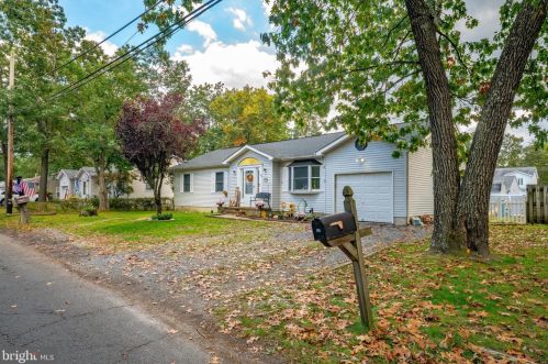235 Bayberry St, Browns Mills, NJ 08015-1429