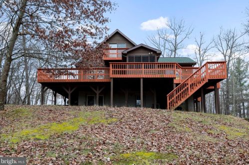 204 Quiet Place Ln, Berkeley Springs WV  25411-6633 exterior