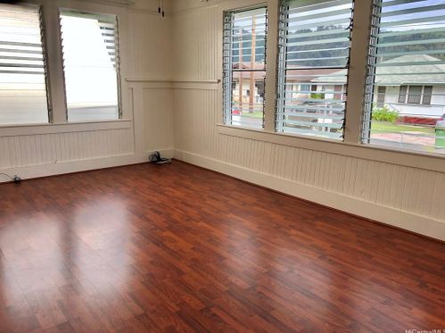 2418 Rooke Ave, Honolulu, HI 96817-7323