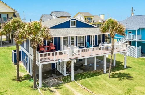 12536 Buena Vista Dr, Galveston, TX 77554-9732