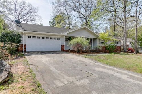 5276 Pounds Dr, Stone Mountain, GA 30087-3521