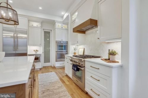 106 Geneva Ave, Silver Spring MD  20910-5105 exterior