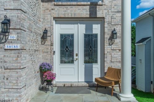 10 Romano Ct, Kinnelon, NJ 07405-0367