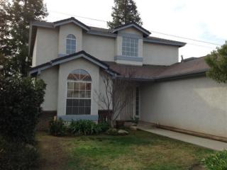1283 Athens Ave, Fresno, CA 93720-2661