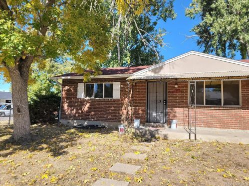 14317 Olmsted Dr, Denver CO  80239-3830 exterior
