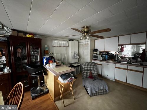 6 Frederick Rd, Graceham, MD 21788-1810