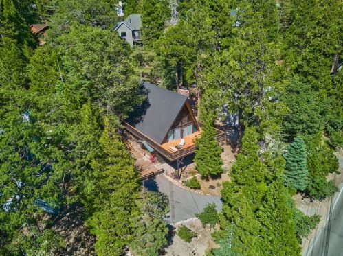 351 Grass Valley Rd, Lake Arrowhead, CA