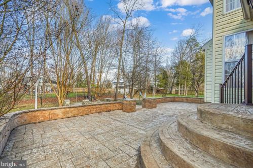 9283 Glen Meadow Ln, Bristow, VA 20136-3110