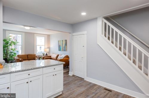 328 Walnut St, Lancaster PA  17602-2404 exterior