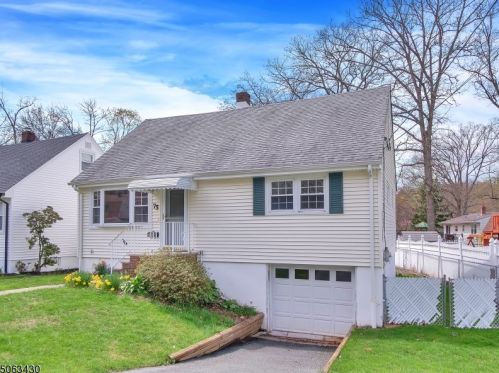75 Fichter St, Bloomingdale, NJ 07403-1330