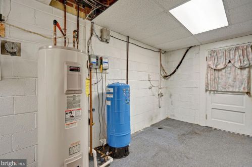 7301 Lackawanna Dr, Springfield VA  22150-4418 exterior