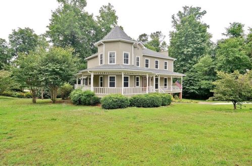 1932 Kemp Rd, Marietta, GA 30066-1332
