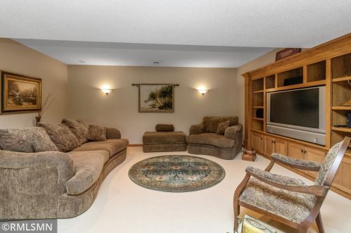 5 Hawthorne Ct, Saint Paul MN  55127-6476 exterior
