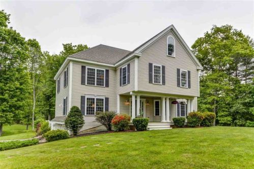 2 Margaret Ln, Lee, NH 03861-6249