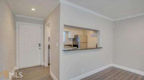 2 Finch Dr, Atlanta GA  30315-6502 exterior