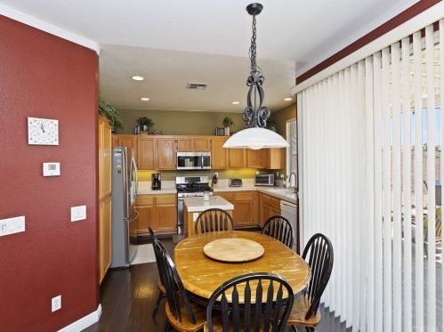 17488 Meadow Rock Dr, Riverside CA  92503-8702 exterior