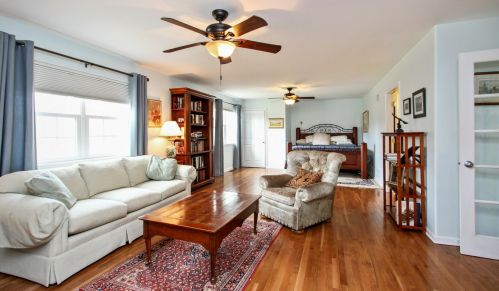 4001 Acacia Dr, Bull Valley, IL 60012-2312