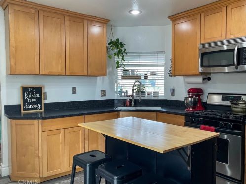 11568 Freedom Trl, Riverside CA  92503-5066 exterior