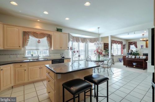 1020 Steeplechase Dr, Lancaster PA  17601-1779 exterior