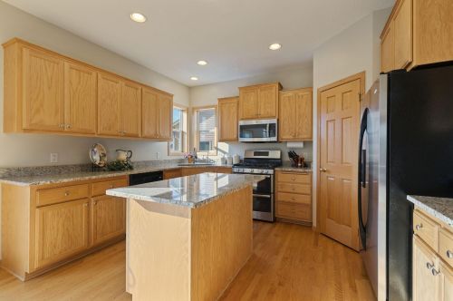 920 Drew Dr, Saint Paul MN  55129-6900 exterior