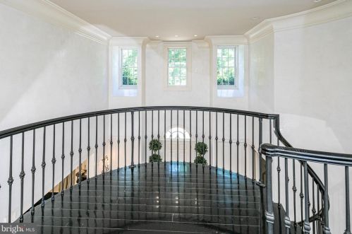 110 Brooks Bnd, Princeton NJ  08540-7545 exterior