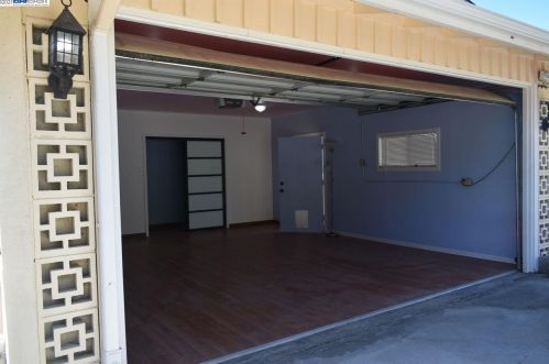 25291 Spring Dr, Hayward, CA 94542-1828