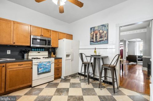 1510 10th St, Philadelphia PA 19147-6327 exterior