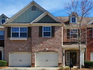 1702 Lexington Dr, Roswell GA  30075-5867 exterior