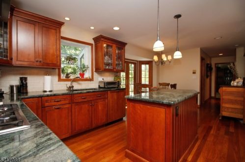 7 Wooded Hl Ln, Dover NJ  07869-3821 exterior