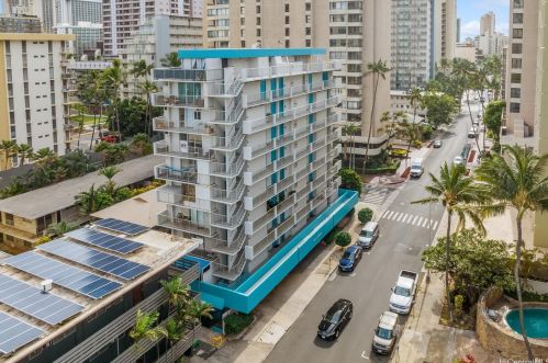 441 Lewers St, Honolulu HI  96815-2446 exterior