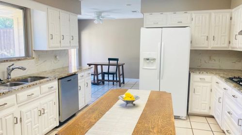 2015 Br Holw Dr, Carrollton TX 75007-1614 exterior