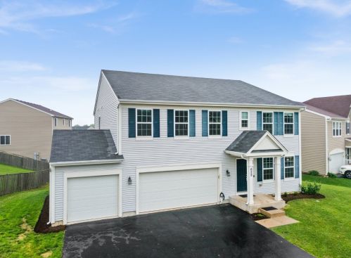629 Brighton Dr, Pingree Grove, IL 60140-9194