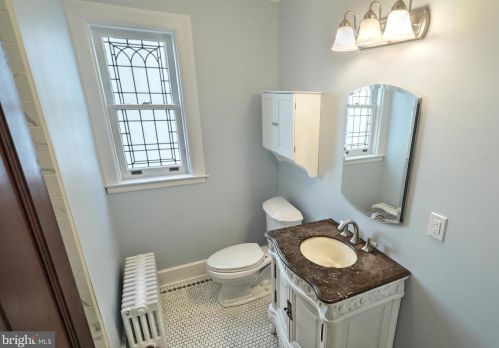 437 Carlisle St, Hanover PA 17331-2188 exterior