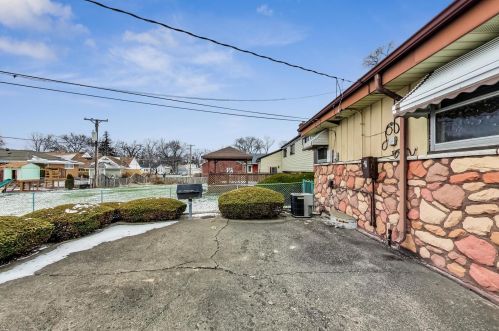 824 Fernandez Ave, Arlington Hts IL  60004-5316 exterior
