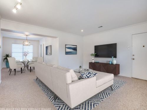 6111 Bandera Ave, Dallas, TX 75225-3390