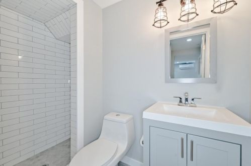 5830 Hilderbrand Dr, Atlanta GA  30328-4155 exterior