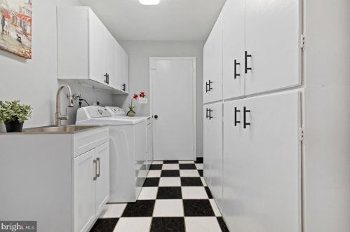 301 Ridgeview Rd, Princeton NJ  08540-7666 exterior