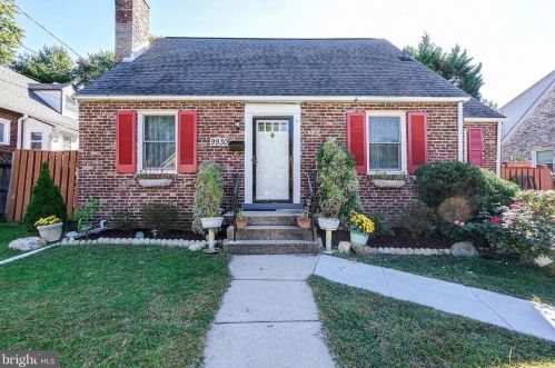 9930 Moss Ave, Silver Spring, MD 20901-2918