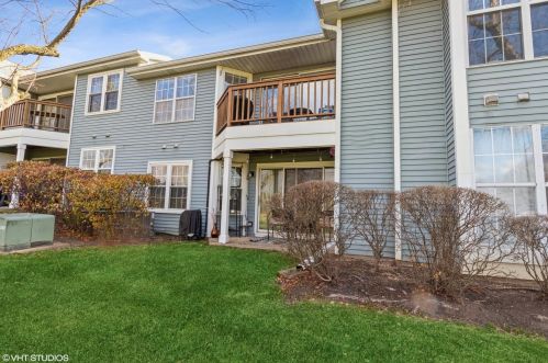268 Lynn Dr, Palatine IL  60067-8824 exterior