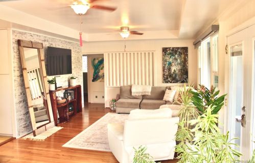 474 Hao St, Honolulu HI  96821-1620 exterior
