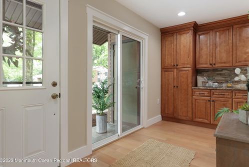 29 Manchester Ct, Tinton Falls NJ 07701-5490 exterior