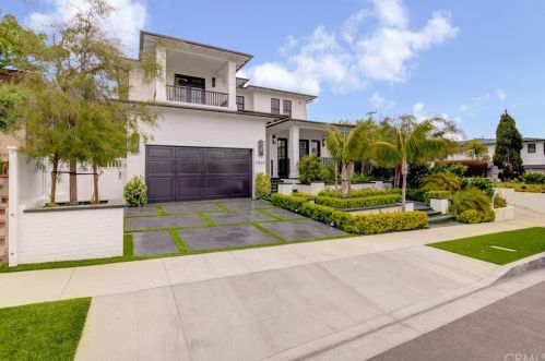 1307 Voorhees Ave, Manhattan Beach, CA 90266-6923