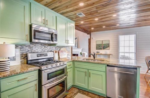 3037 Vineyard Way, Smyrna GA  30082-1851 exterior