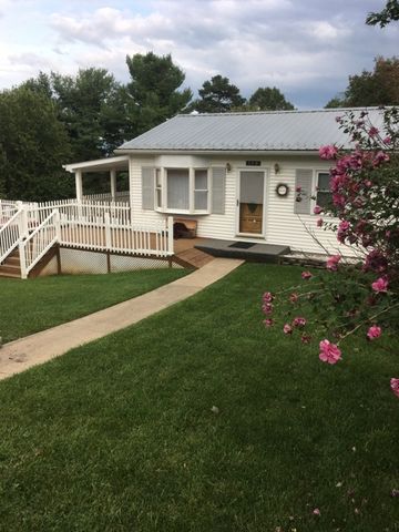 136 Augusta St, Verona, VA 24482-2529