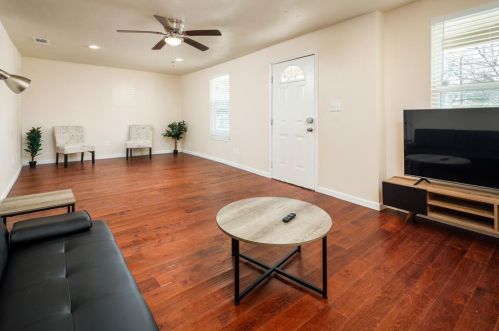 1011 Gallagher St, Dallas TX  75212-2808 exterior