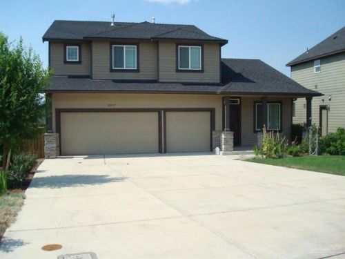 2855 49th St, Eagle Crest, OR 97756-1766