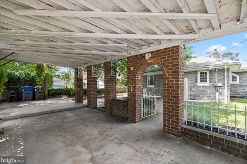 1700 14th St, Arlington VA  22209-2941 exterior