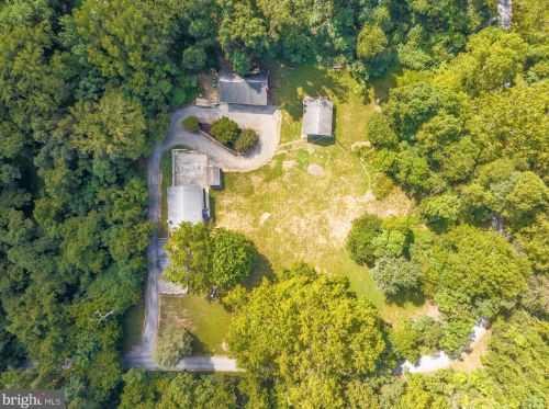 365 Big Oak Dr, Shepherdstown WV 25443-4598 exterior