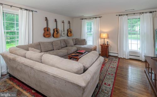 7 Honeybrook Dr, Princeton NJ  08540-7434 exterior